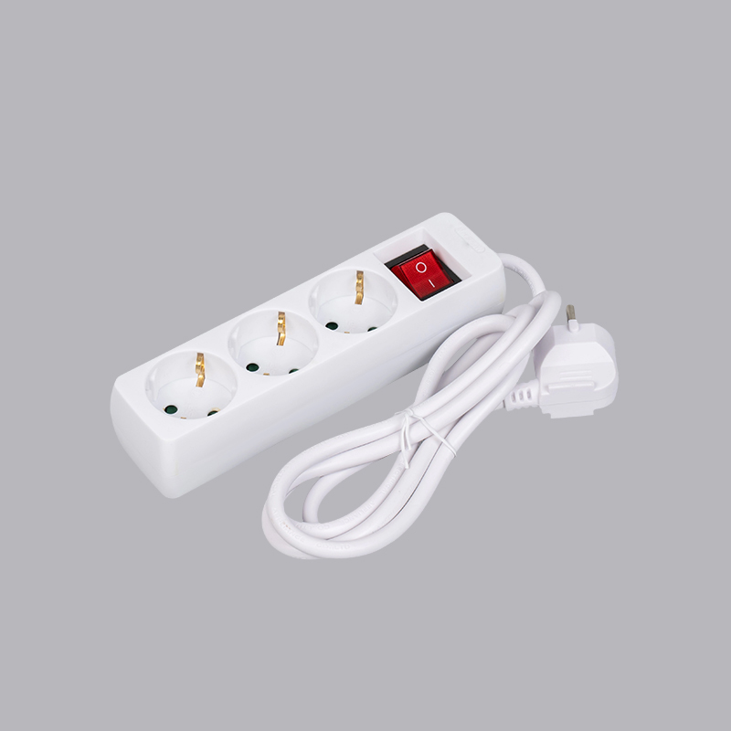 نوار برق سه طرفه مستطیلی شکل آلمانی LOB-03K با سوئیچ چند سوکت